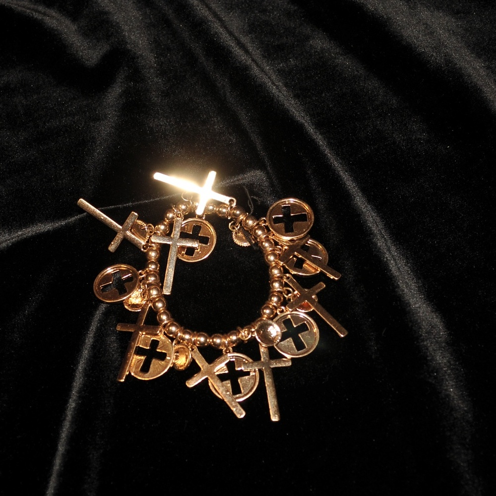 Gold Cross Stretchable Bracelet 8041 - Picture 5 of 6